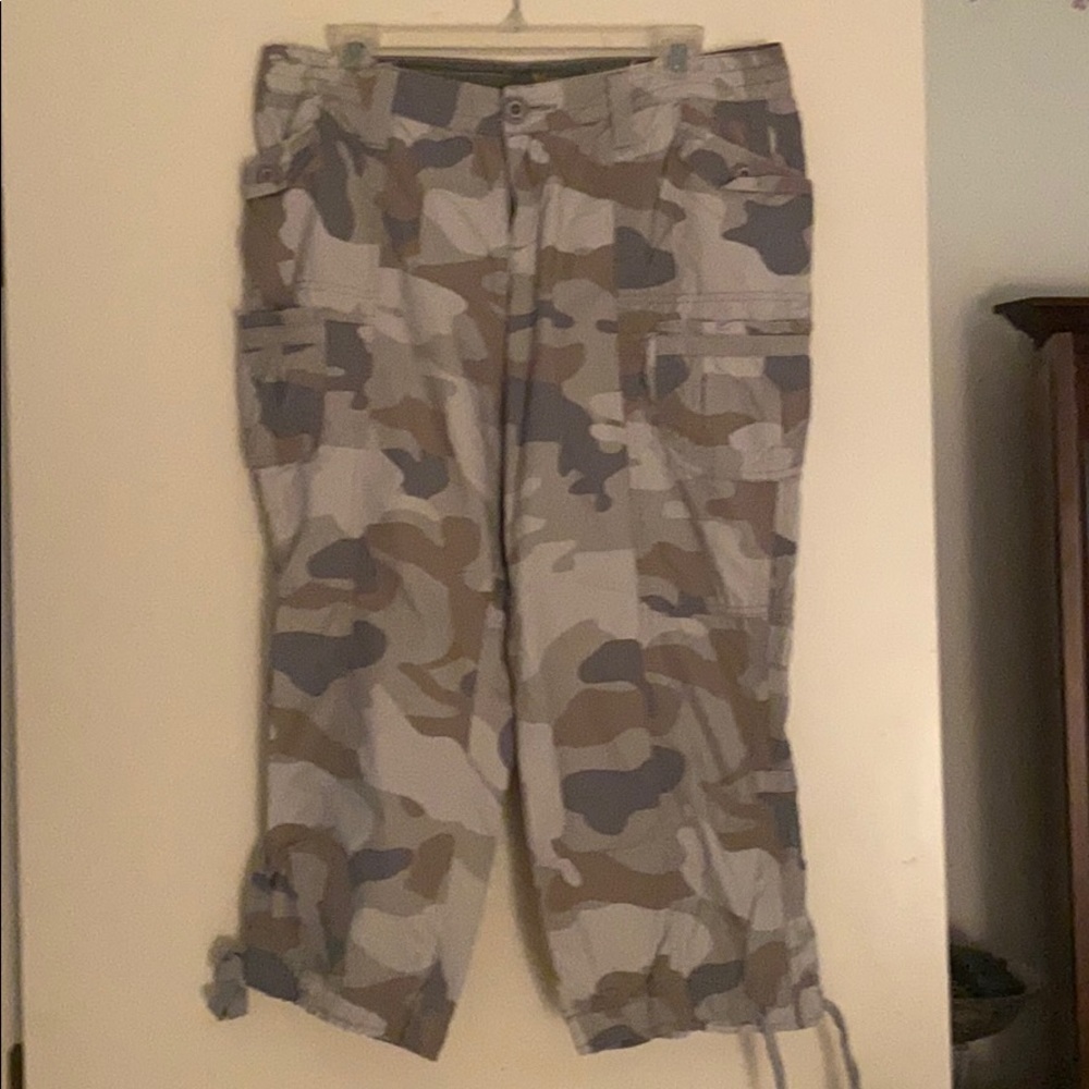 Natural Reflections Camouflage Capris